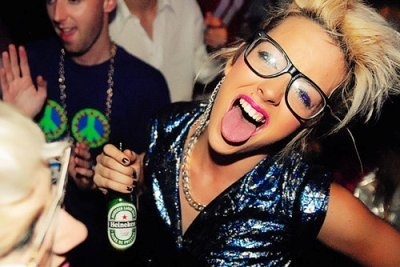 alcohol-drunk-girl-glasses-make-up-party-favim_com-77248_large.jpg